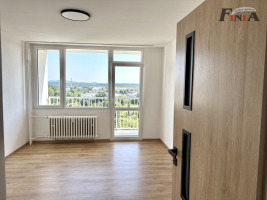 Pronájem krásného bytu 2+1 se třemi balkony v České Lípě po rekonstrukci