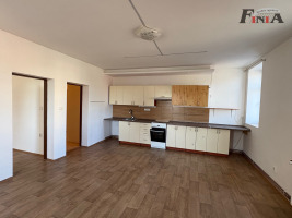 Pronájem prostorného bytu 2+kk v Mimoni po celkové rekonstrukci