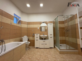 Pronájem prostorného bytu 2+kk v Mimoni po celkové rekonstrukci