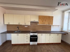 Pronájem prostorného bytu 2+kk v Mimoni po celkové rekonstrukci